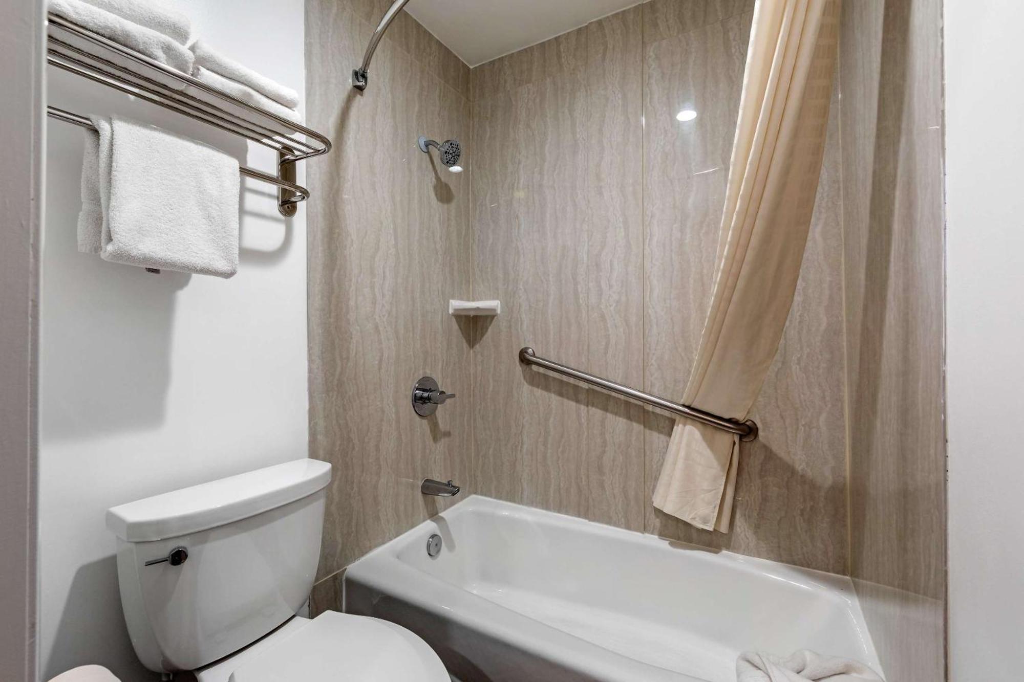 Rodeway - Angeles South Inn 2*